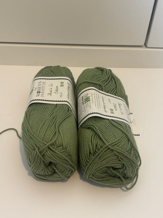 Women's institute Light green cotton DK